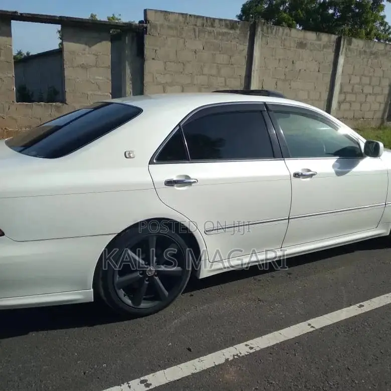 Toyota Crown 2005 White