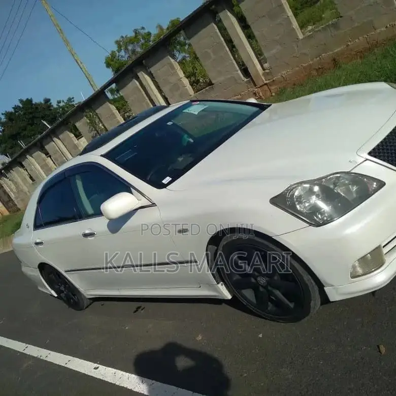 Toyota Crown 2005 White