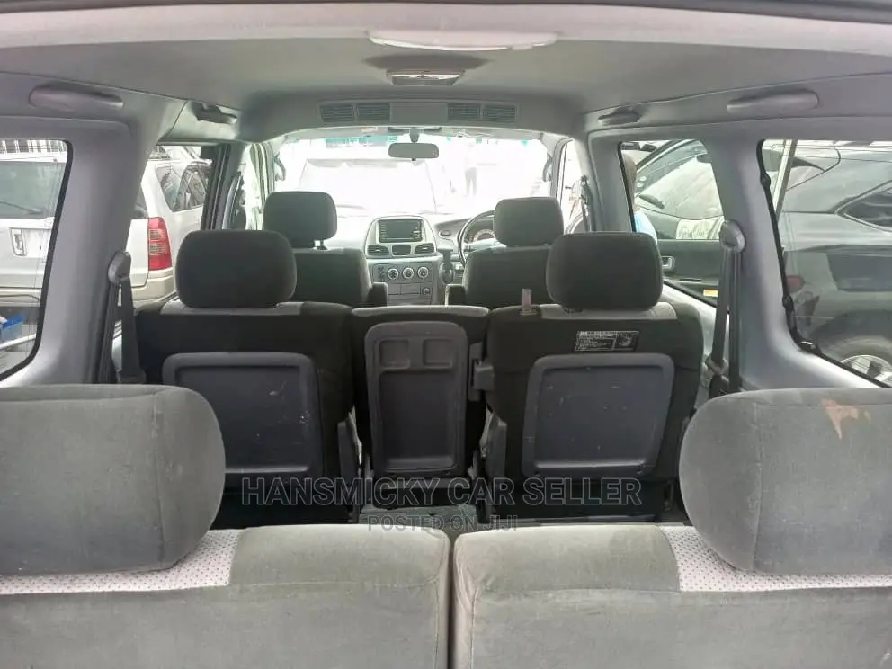 Toyota Noah 2004 White
