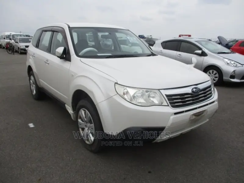 Subaru Forester 2011 Pearl