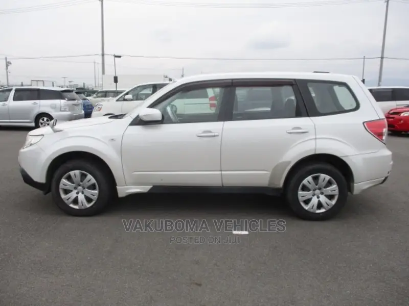 Subaru Forester 2011 Pearl