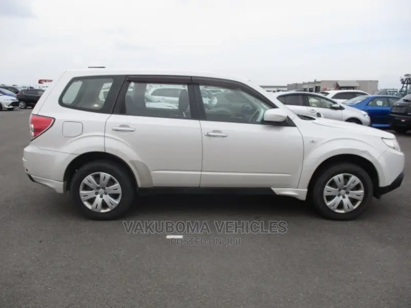 Subaru Forester 2011 Pearl