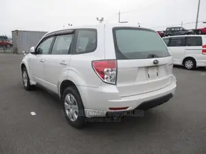 Subaru Forester 2011 Pearl