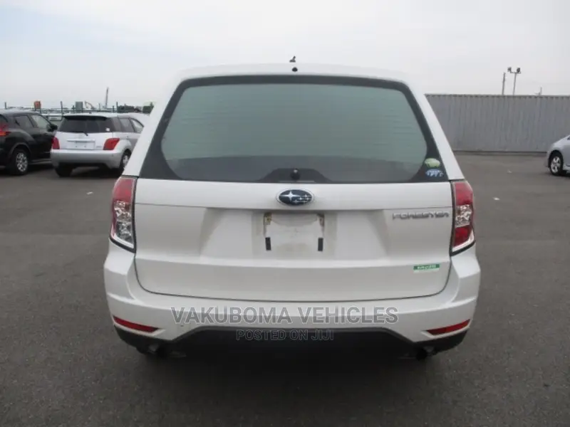Subaru Forester 2011 Pearl