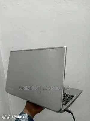 Laptop Toshiba Satellite U840 4GB Intel Core I5 HDD 1T