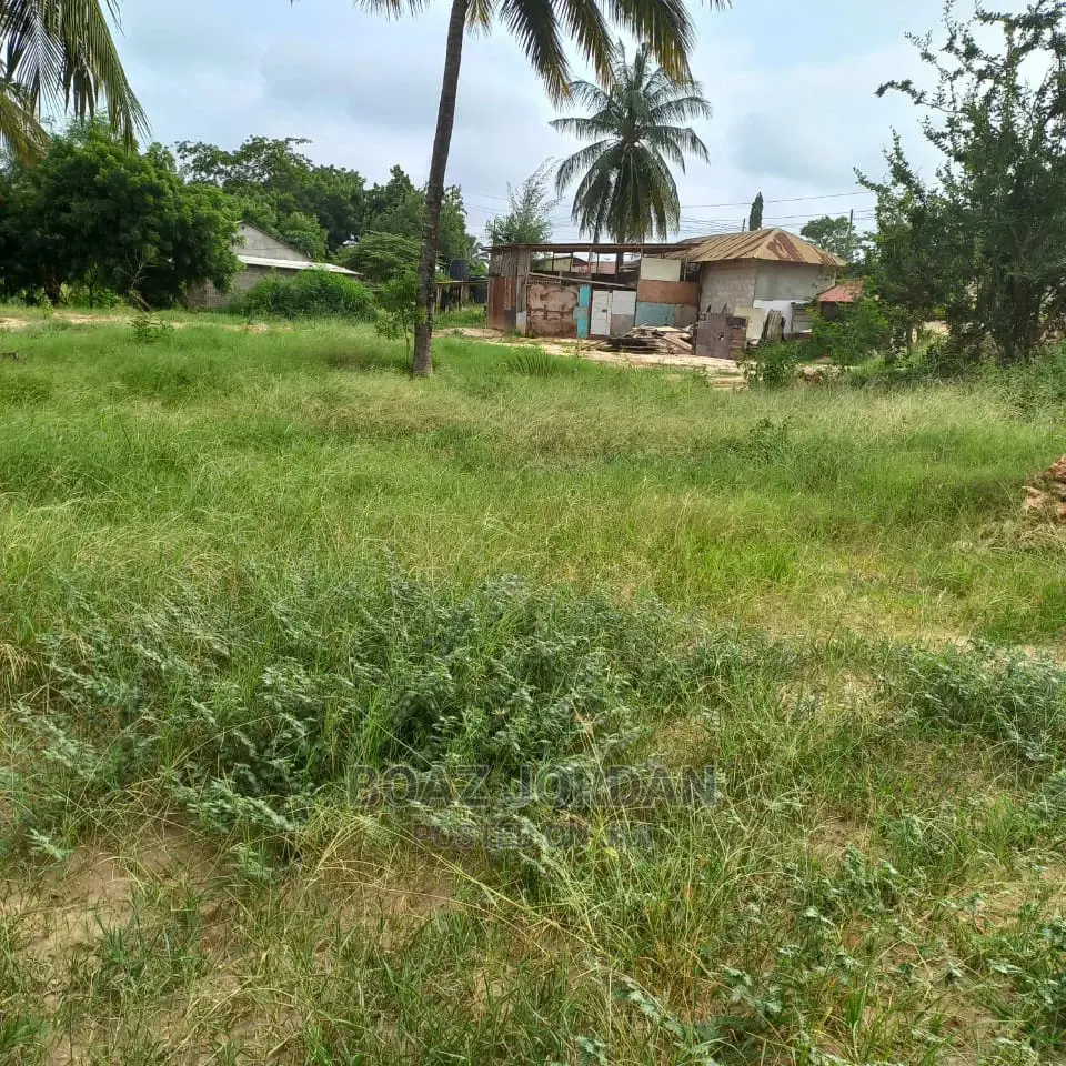 *Eneo LA Kujenga Sheli Linauzwa Madale, Dar ES Salaam*
