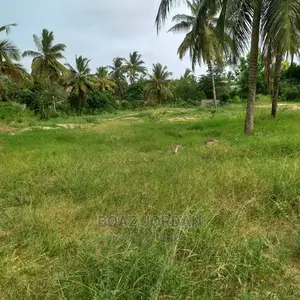 *Eneo LA Kujenga Sheli Linauzwa Madale, Dar ES Salaam*