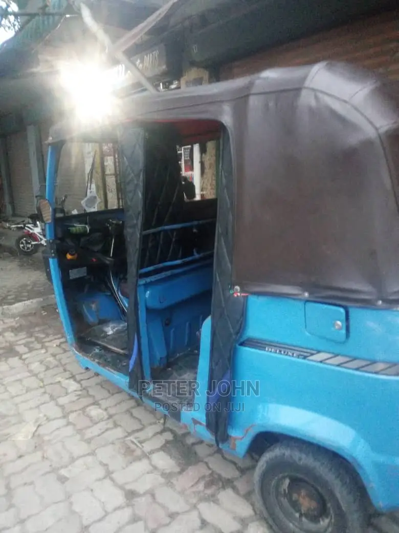 TVS Apache 180 RTR 2021 Blue