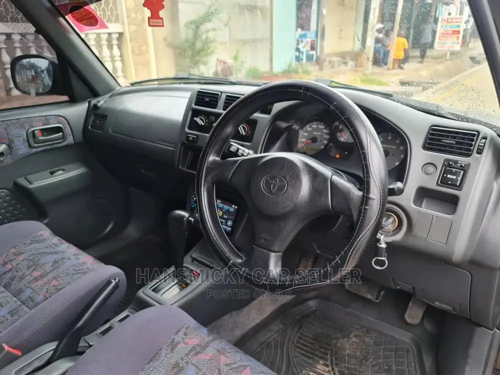 Toyota RAV4 1999 Black
