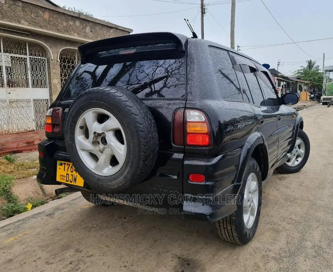 Toyota RAV4 1999 Black