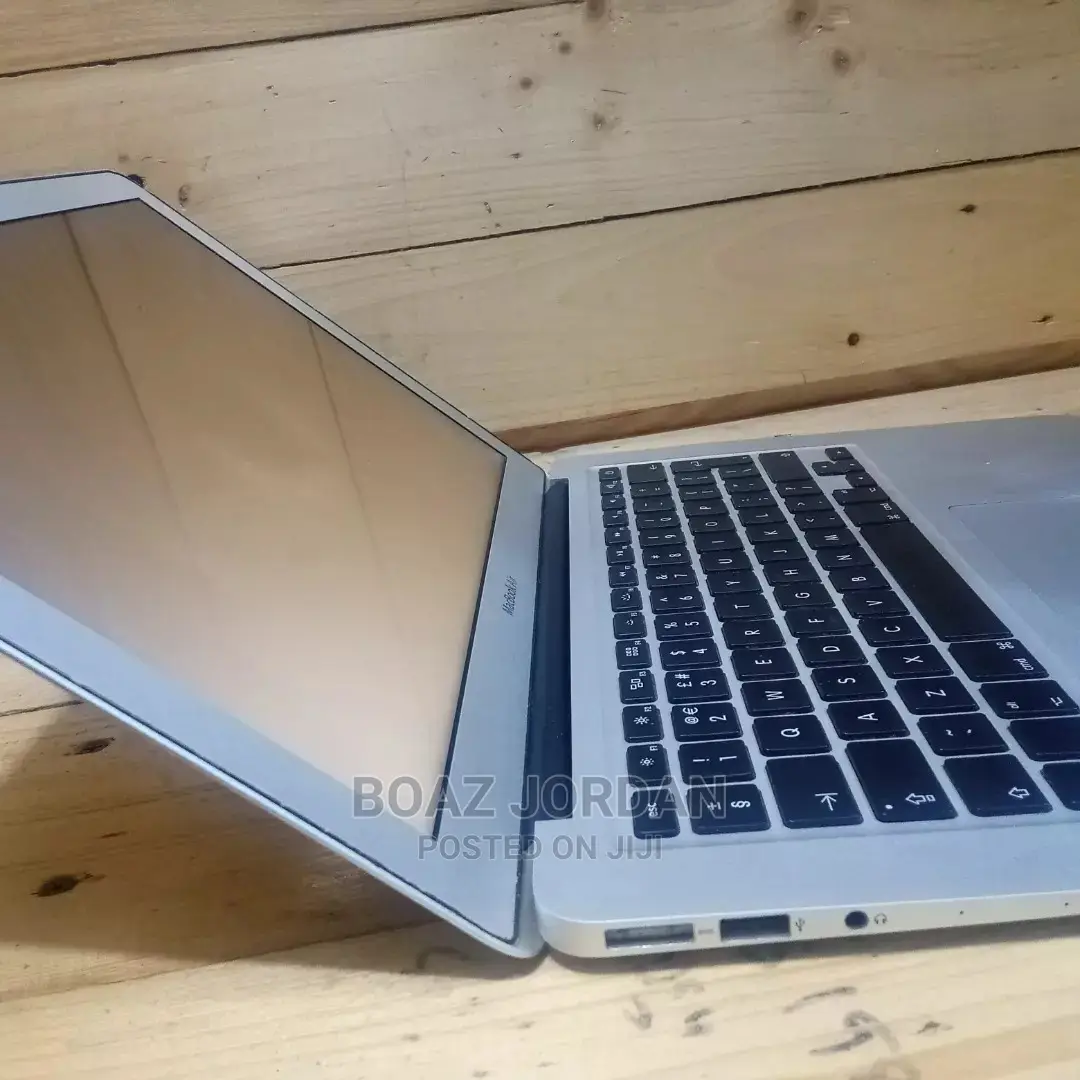 New Laptop Apple MacBook Air 2012 4GB Intel Core I5 SSD 128GB