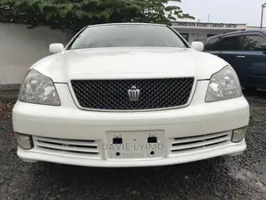 Toyota Crown 2004 White