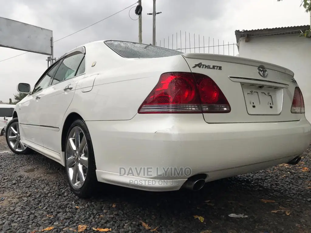 Toyota Crown 2004 White