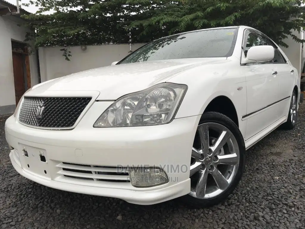 Toyota Crown 2004 White