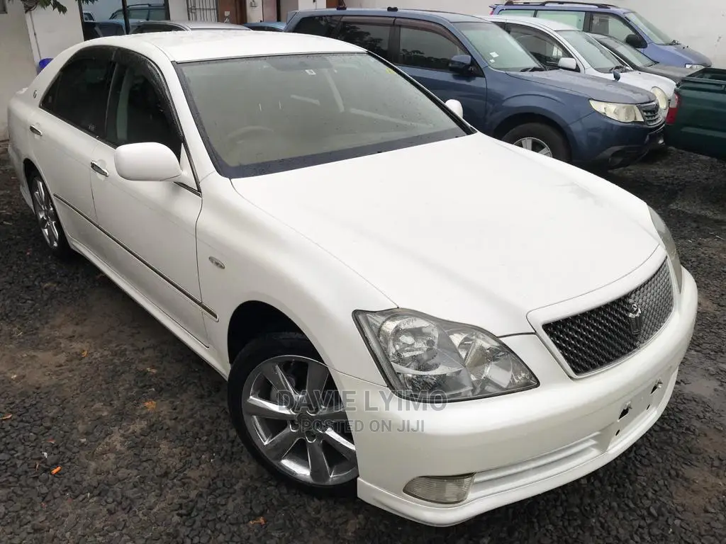 Toyota Crown 2004 White