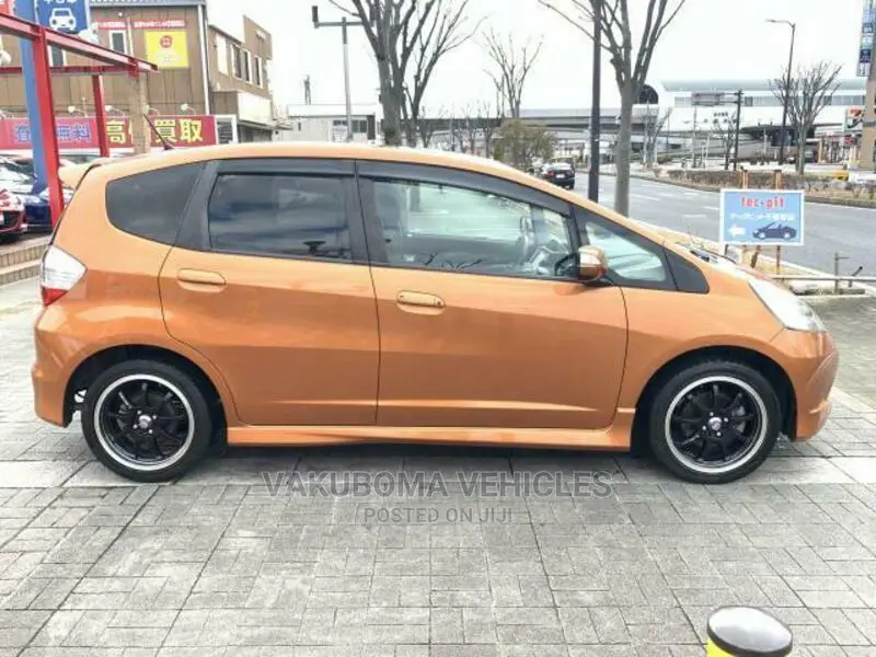 Honda Fit 2010 Orange