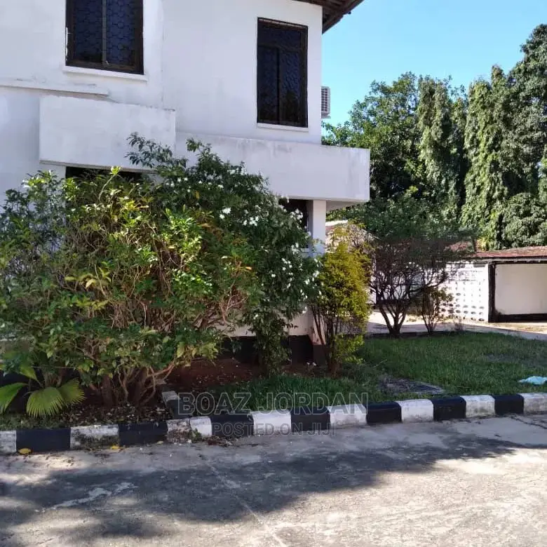 Furnished 4bdrm Bungalow in Graphite 227, Kinondoni for Sale