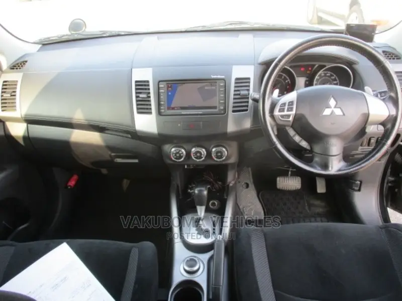Mitsubishi Outlander 2011 Black