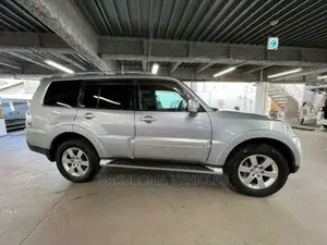 Mitsubishi Pajero 2007 Silver