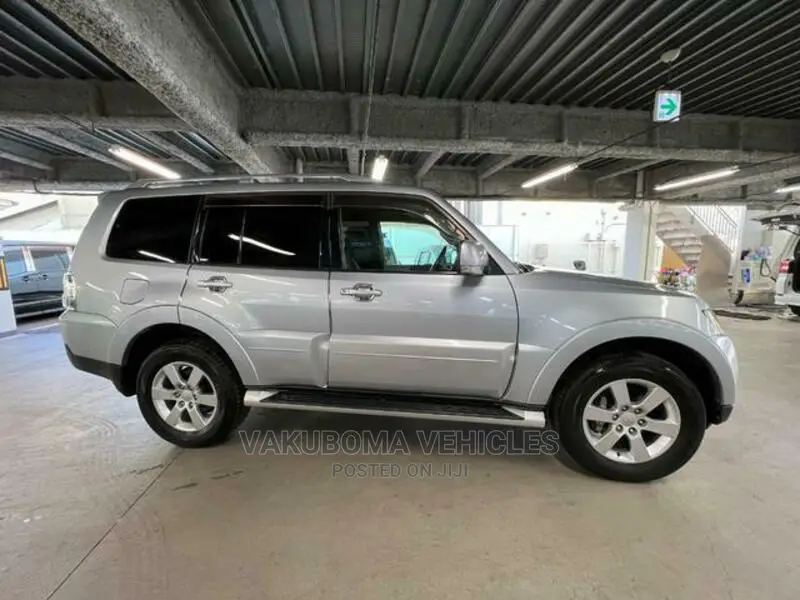 Mitsubishi Pajero 2007 Silver