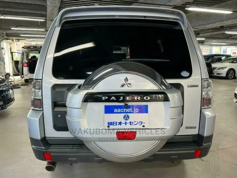 Mitsubishi Pajero 2007 Silver