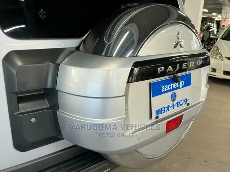 Mitsubishi Pajero 2007 Silver