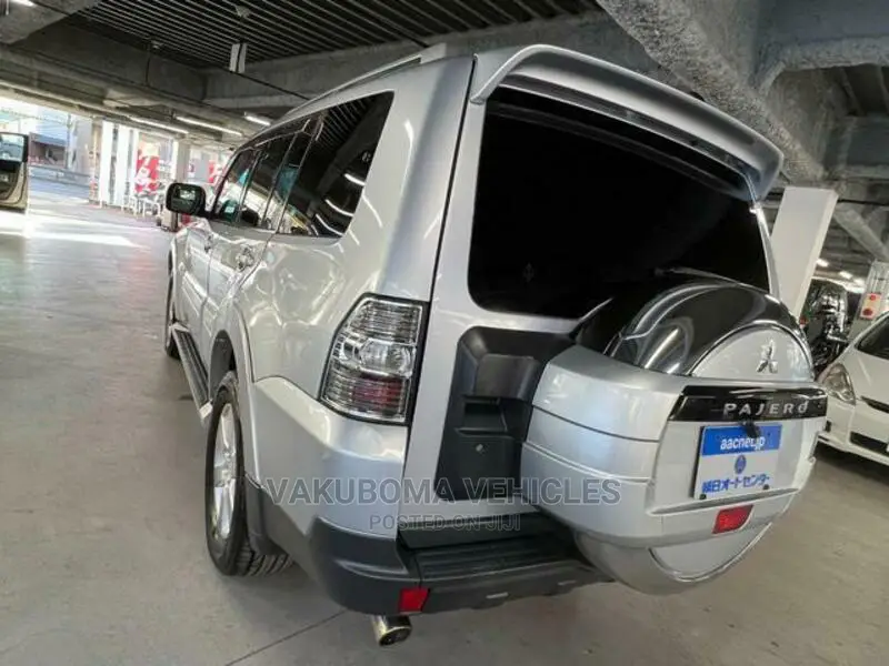 Mitsubishi Pajero 2007 Silver