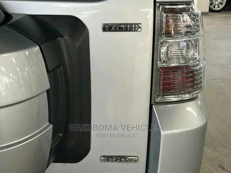 Mitsubishi Pajero 2007 Silver