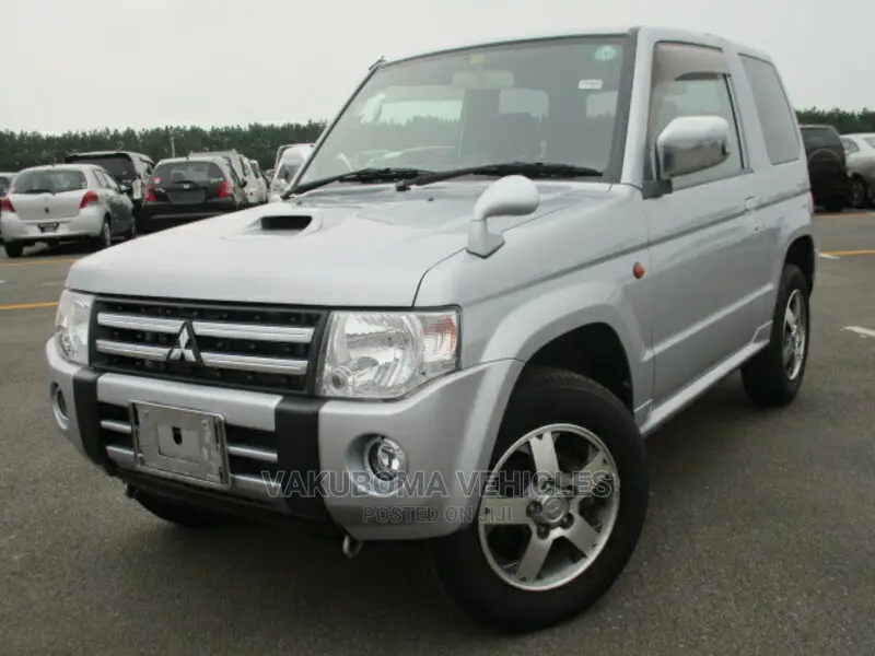 Mitsubishi Pajero 2010 Silver