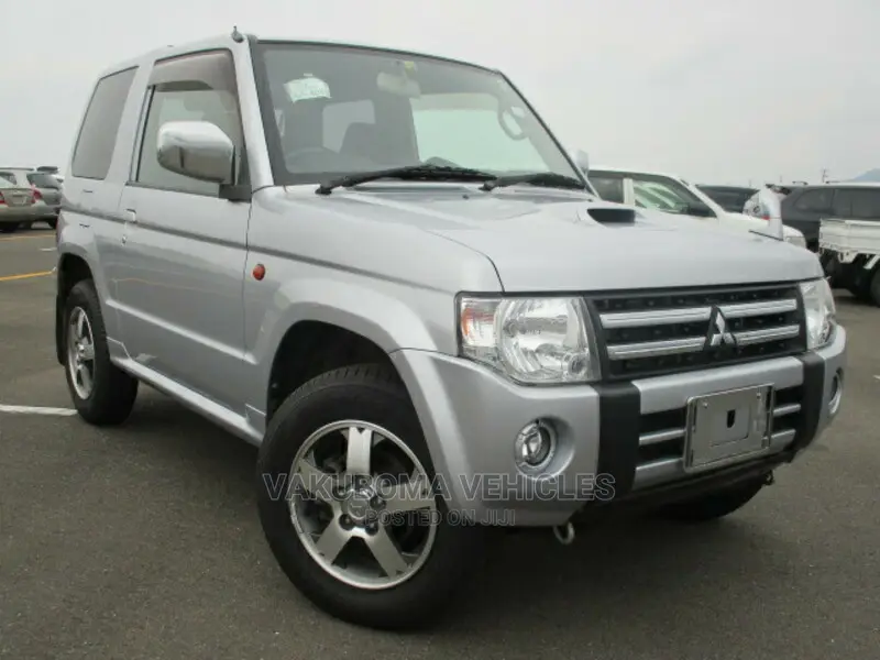 Mitsubishi Pajero 2010 Silver