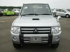 Mitsubishi Pajero 2010 Silver