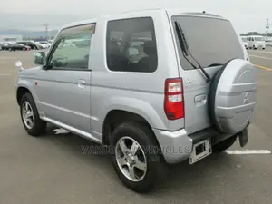 Mitsubishi Pajero 2010 Silver