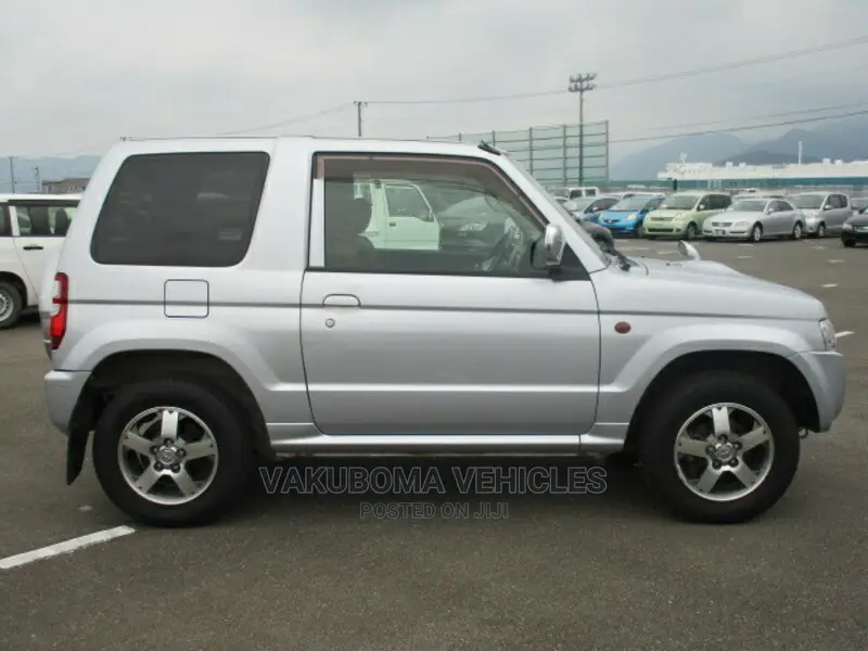 Mitsubishi Pajero 2010 Silver