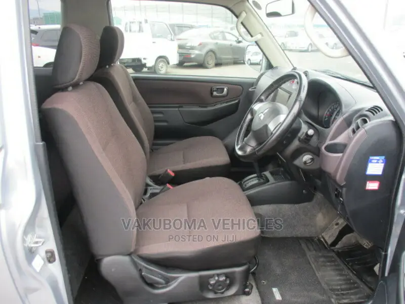 Mitsubishi Pajero 2010 Silver