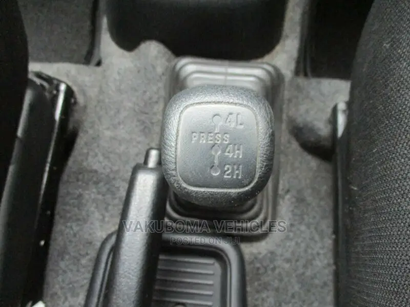 Mitsubishi Pajero 2010 Silver