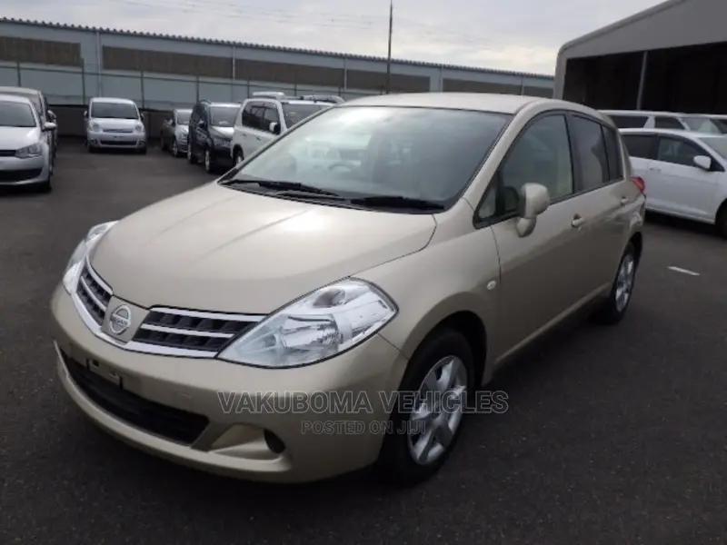 Nissan Tiida 2009 Gold
