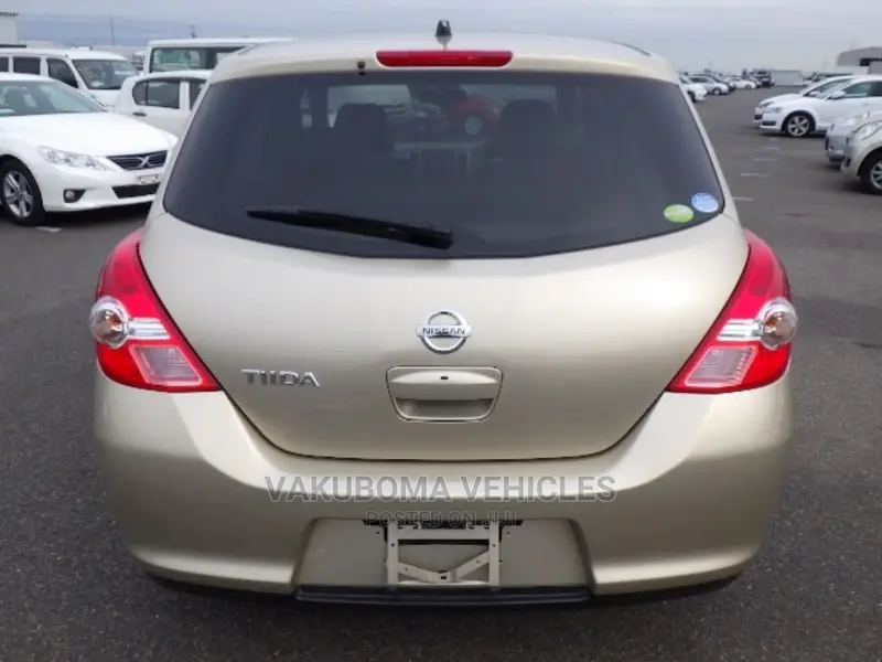 Nissan Tiida 2009 Gold