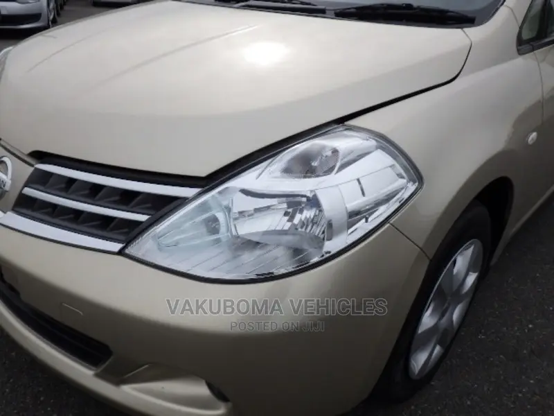 Nissan Tiida 2009 Gold