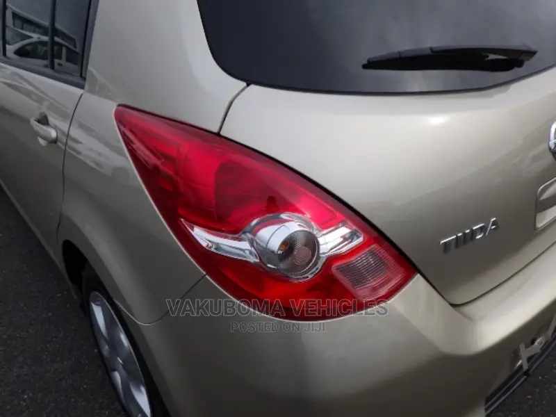 Nissan Tiida 2009 Gold