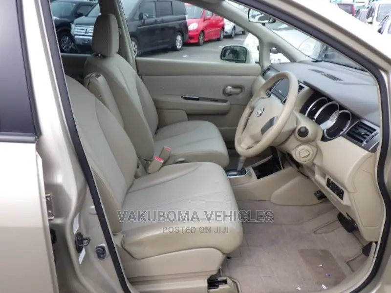 Nissan Tiida 2009 Gold