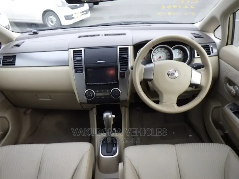 Nissan Tiida 2009 Gold