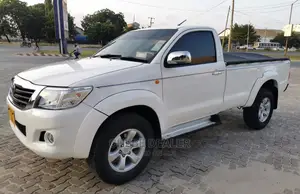 Toyota Hilux 2013 White
