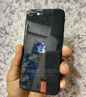 Apple iPhone SE (2020) 128 GB Black