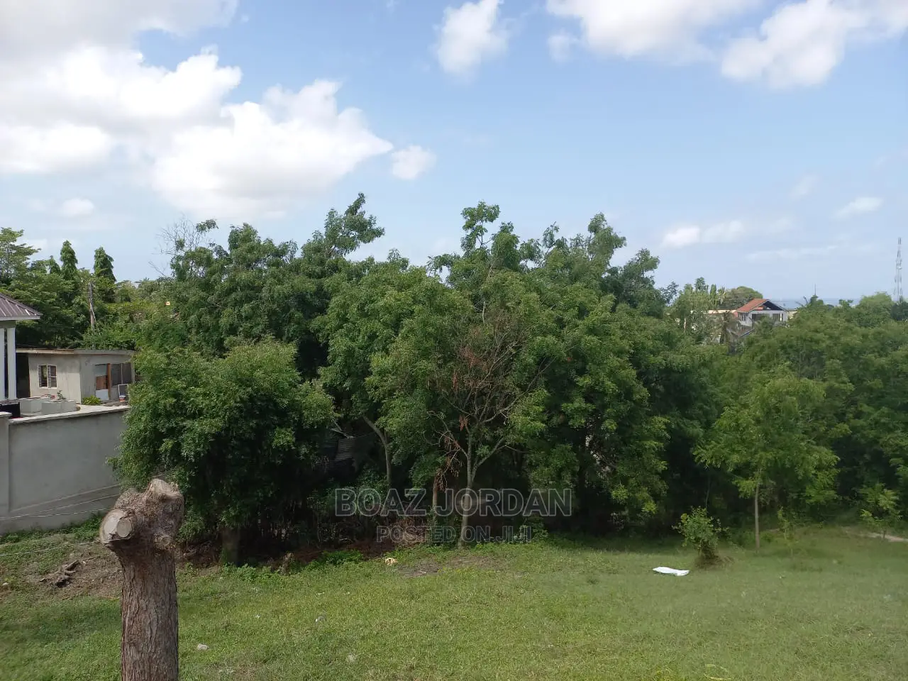 Eneo Linauzwa *MAKONGO JUU* Linaukubwa Wa 13400SQM
