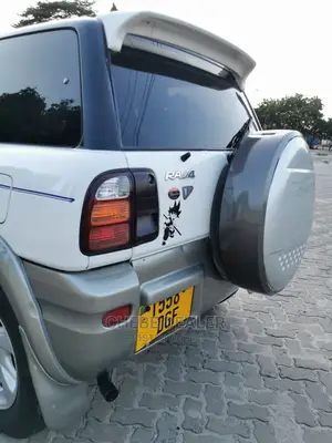 Toyota RAV4 1999 Base FWD White
