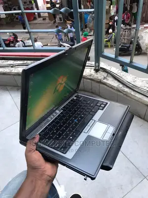 Laptop Dell Latitude D620 2GB Intel Core 2 Duo HDD 250GB
