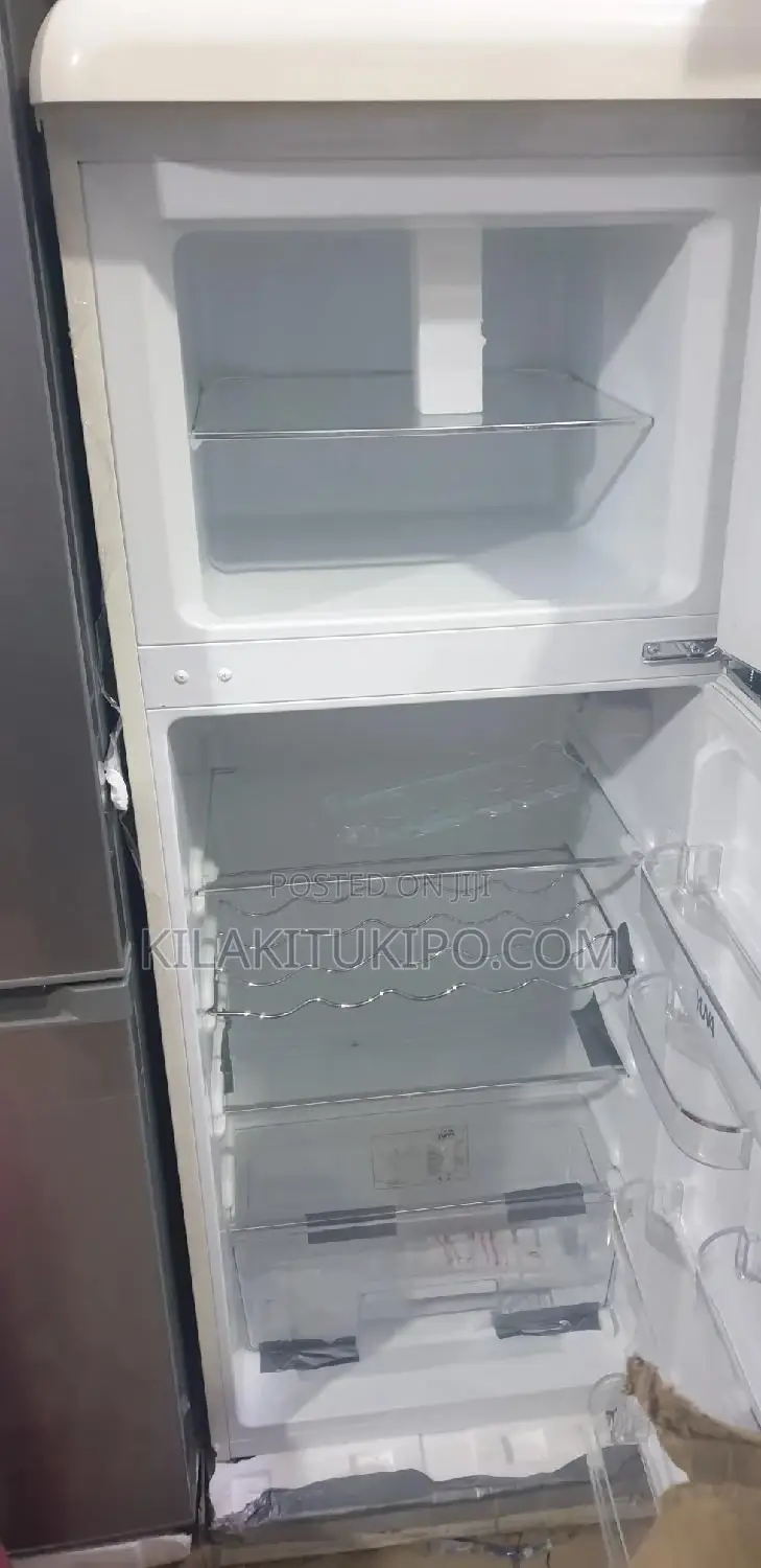 Yana Refrigerator 218L