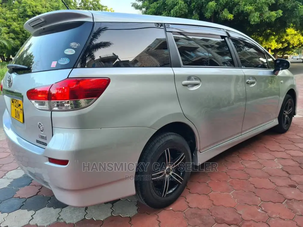 Toyota Wish 2010 Silver