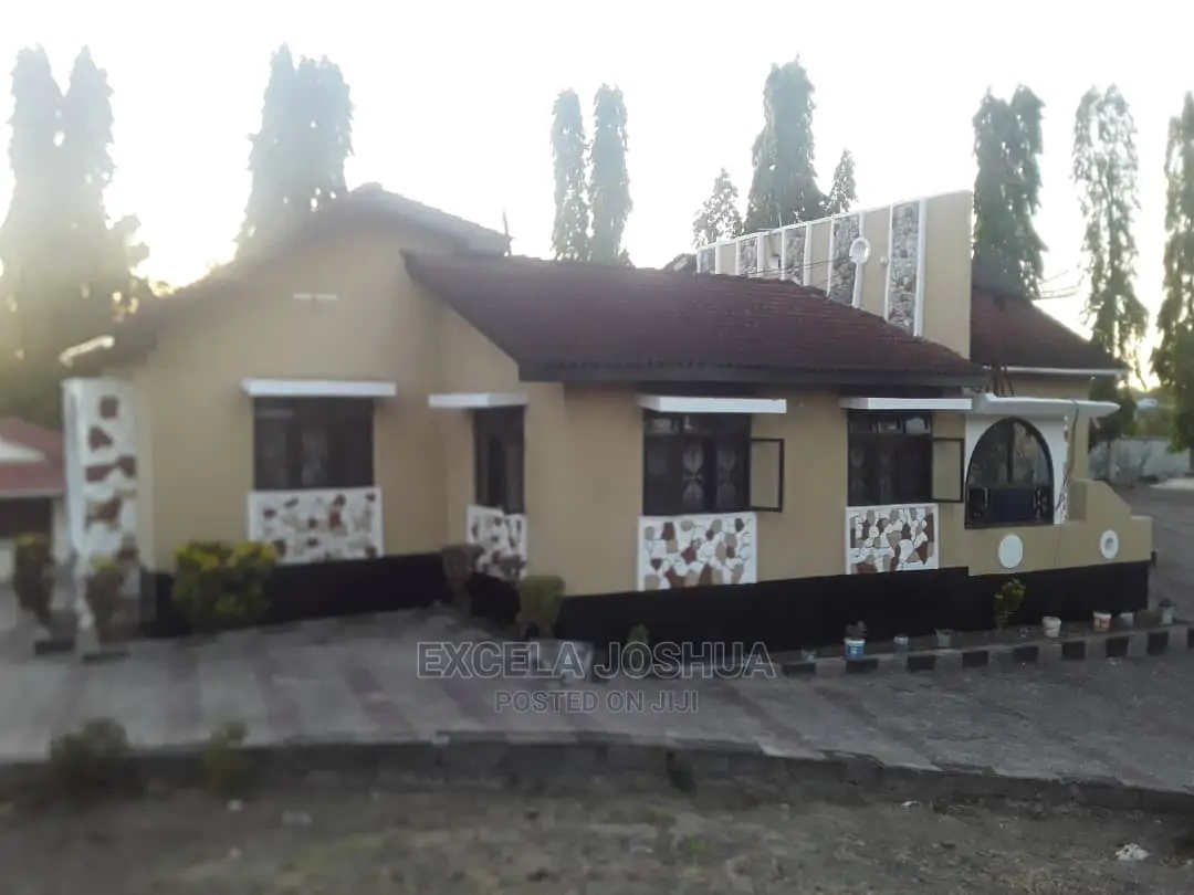 5bdrm House in , Kinondoni for Sale