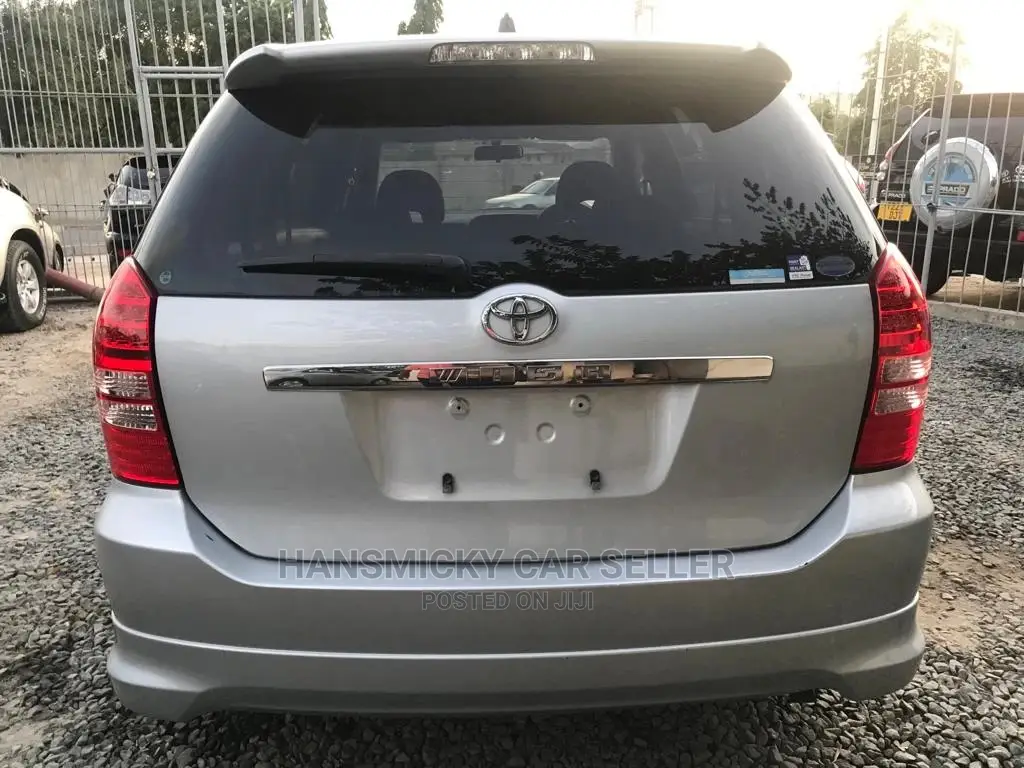 Toyota Wish 2006 Silver